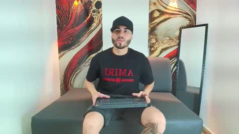 Snapshot of mike_kurtt chatting on December 18, 2025, 7:42 pm MIKE online show from December 18, 2025, 7:42 pm