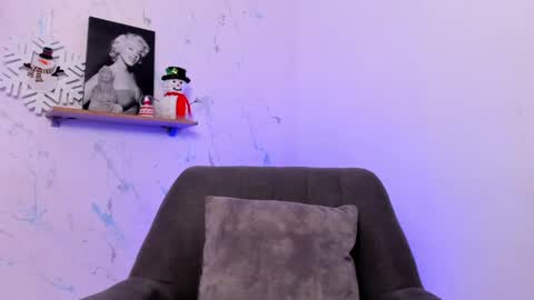 Snapshot of mikecooper_ chatting on December 31, 2024, 5:22 am Mike Cooper online show from December 31, 2024, 5:22 am
