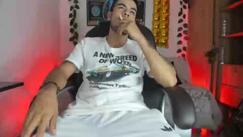 Snapshot of mikee_scooth chatting on January 8, 2025, 1:42 am mikee_scooth online show from January 8, 2025, 1:42 am