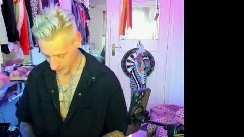 Snapshot of mikey_sins chatting on November 23, 2025, 9:42 am Mikey Sins online show from November 23, 2025, 9:42 am