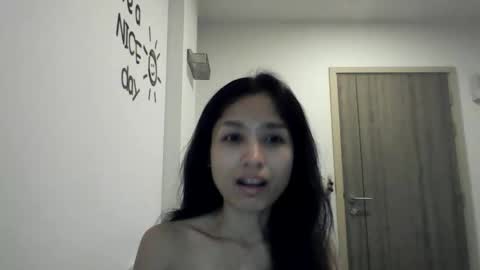 MikoNee4u online show from November 5, 2025, 12:49 pm