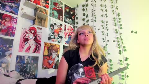   miku katsuragi  online show from December 5, 2024, 6:32 am