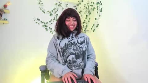   miku katsuragi  online show from February 16, 2025, 5:37 am