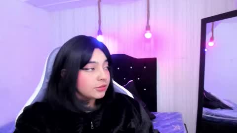   miku katsuragi  online show from November 7, 2025, 3:50 am