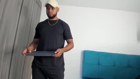 Miky online show from October 6, 2025, 2:31 am