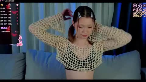 Milkiss online show from November 21, 2025, 7:45 pm