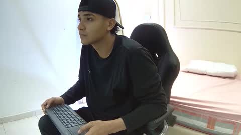 mila and bruno online show from October 20, 2025, 12:49 pm