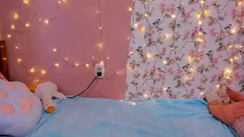 Mila shy sensual person  online show from January 9, 2025, 3:58 am