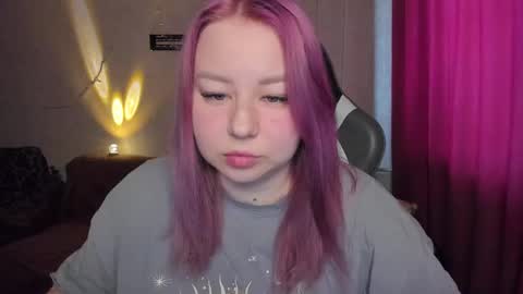 Mila shy sensual person  online show from November 28, 2025, 9:45 am