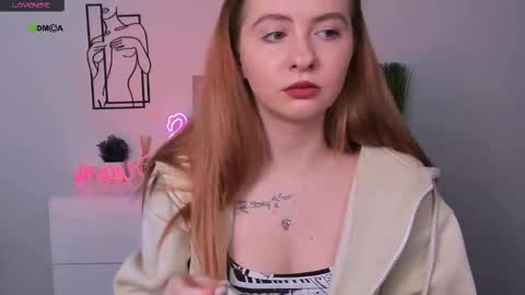 mila_glow online show from October 9, 2025, 8:56 am