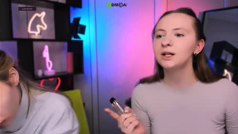 mila_glow online show from December 4, 2025, 7:55 pm