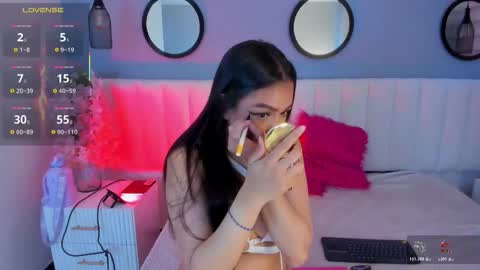 Snapshot of mila_hank chatting on November 12, 2025, 12:27 pm mila_hank online show from November 12, 2025, 12:27 pm