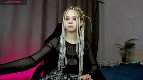 mila_kinor online show from December 26, 2024, 7:13 am