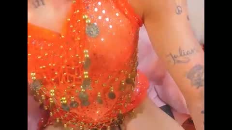 Snapshot of mila_leon chatting on December 14, 2025, 3:39 pm Mila online show from December 14, 2025, 3:39 pm