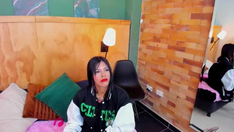 Mila and samy online show from October 5, 2025, 12:03 pm