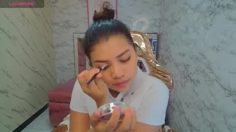 Snapshot of mila_sweet_v chatting on February 5, 2025, 1:11 pm Mila online show from February 5, 2025, 1:11 pm