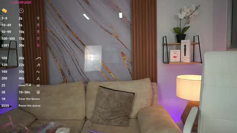 milacrave online show from September 29, 2025, 11:48 am