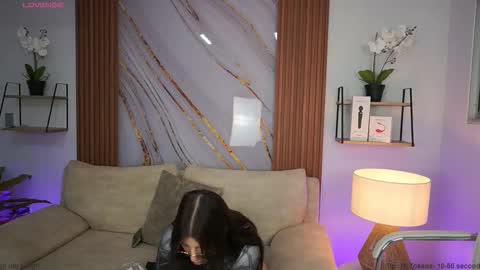 milacrave online show from September 30, 2025, 11:37 am