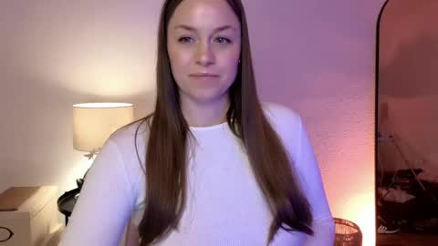 Snapshot of milafleur chatting on March 10, 2025, 3:20 pm Mila Fleur online show from March 10, 2025, 3:20 pm