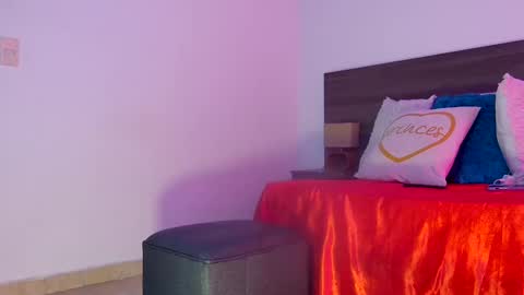 Snapshot of milahot23 chatting on November 6, 2025, 6:42 pm mila online show from November 6, 2025, 6:42 pm