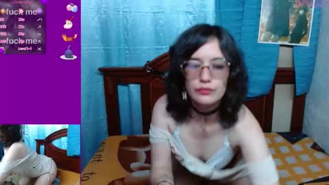 Snapshot of milalunala chatting on February 8, 2025, 1:43 am Mila-Lunala online show from February 8, 2025, 1:43 am