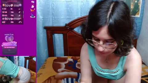 Snapshot of milalunala chatting on February 19, 2025, 1:51 am Mila-Lunala online show from February 19, 2025, 1:51 am