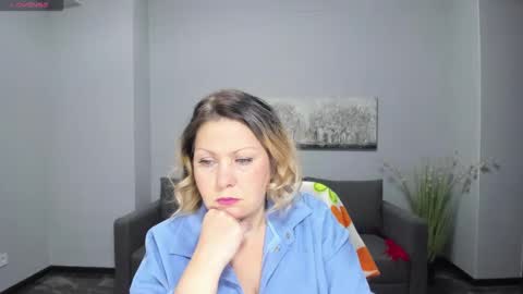 Snapshot of milana_blake chatting on January 13, 2025, 12:45 pm Milana online show from January 13, 2025, 12:45 pm