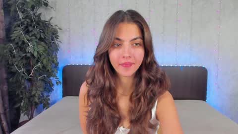 Snapshot of milana_crystal_ chatting on December 6, 2024, 8:15 am Milana online show from December 6, 2024, 8:15 am