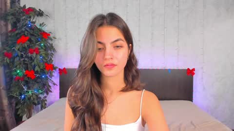 Snapshot of milana_crystal_ chatting on December 20, 2024, 11:21 am Milana online show from December 20, 2024, 11:21 am