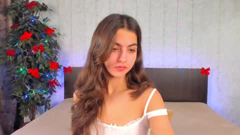 Snapshot of milana_crystal_ chatting on December 23, 2024, 8:11 am Milana online show from December 23, 2024, 8:11 am