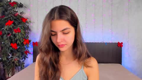 Snapshot of milana_crystal_ chatting on January 14, 2025, 8:20 am Milana online show from January 14, 2025, 8:20 am
