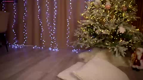 Snapshot of milana_me chatting on December 14, 2025, 5:24 am Milana online show from December 14, 2025, 5:24 am