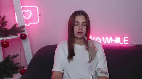 milanaangelas online show from December 22, 2024, 10:49 am