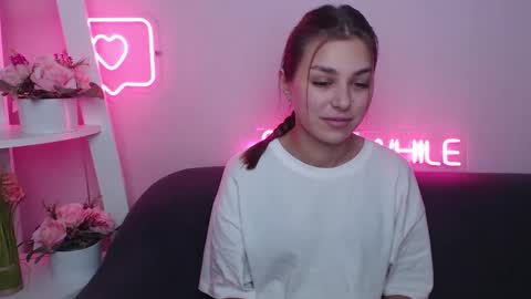 milanaangelas online show from January 13, 2025, 5:44 am