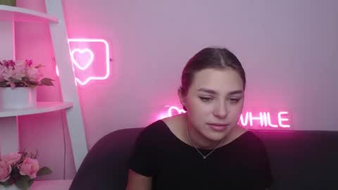 milanaangelas online show from February 9, 2025, 5:40 am