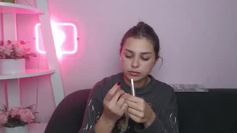 milanaangelas online show from October 28, 2025, 8:44 pm