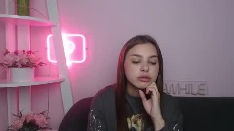 milanaangelas online show from November 3, 2025, 8:32 pm