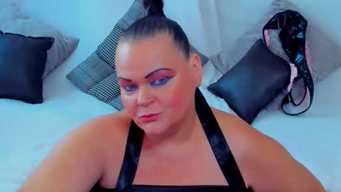 Snapshot of milanabiegert chatting on October 8, 2025, 7:28 am Lana online show from October 8, 2025, 7:28 am