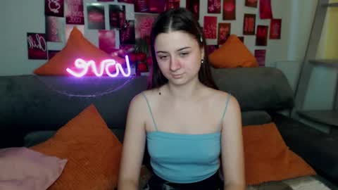 milanaroz online show from November 8, 2025, 6:46 am