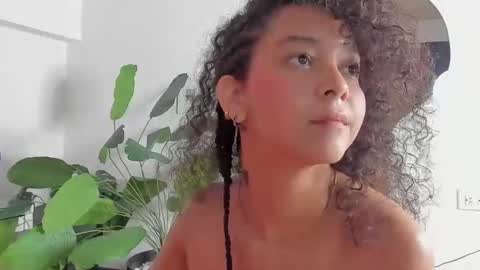 milanx2 online show from March 3, 2025, 11:46 pm