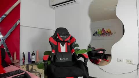 milanx2 online show from March 8, 2025, 9:08 pm