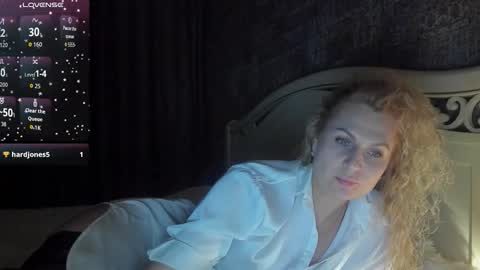 milanna_x online show from October 9, 2025, 8:07 pm