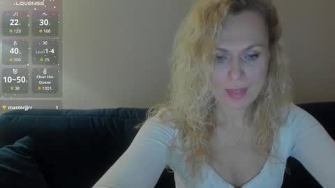 milanna_x online show from November 19, 2025, 9:48 pm