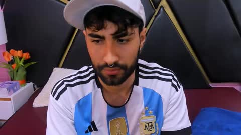 Snapshot of milanzaire chatting on October 23, 2025, 1:49 am milanzaire online show from October 23, 2025, 1:49 am