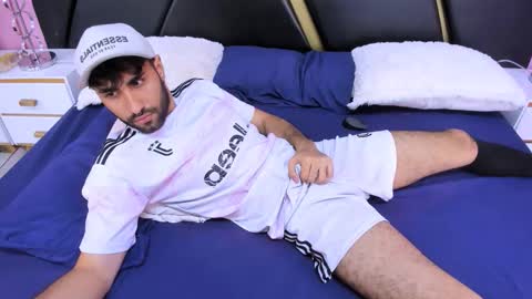 Snapshot of milanzaire chatting on November 5, 2025, 2:00 am milanzaire online show from November 5, 2025, 2:00 am