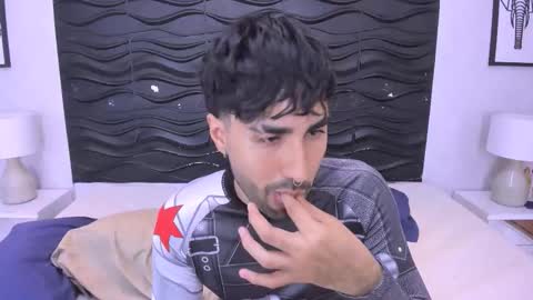 Snapshot of milanzaire chatting on November 19, 2025, 12:43 am milanzaire online show from November 19, 2025, 12:43 am