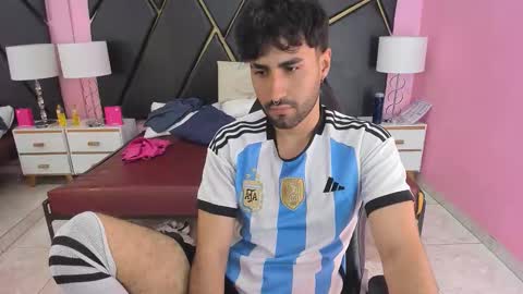 Snapshot of milanzaire chatting on November 23, 2025, 10:09 pm milanzaire online show from November 23, 2025, 10:09 pm