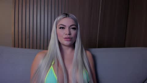 Snapshot of milaowens chatting on January 31, 2025, 3:00 pm Sexy Mila online show from January 31, 2025, 3:00 pm