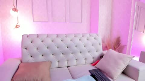 Snapshot of milaowens chatting on March 10, 2025, 12:04 pm Sexy Mila online show from March 10, 2025, 12:04 pm