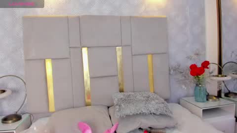 Snapshot of milasaenz1 chatting on October 28, 2025, 11:03 am Cami online show from October 28, 2025, 11:03 am